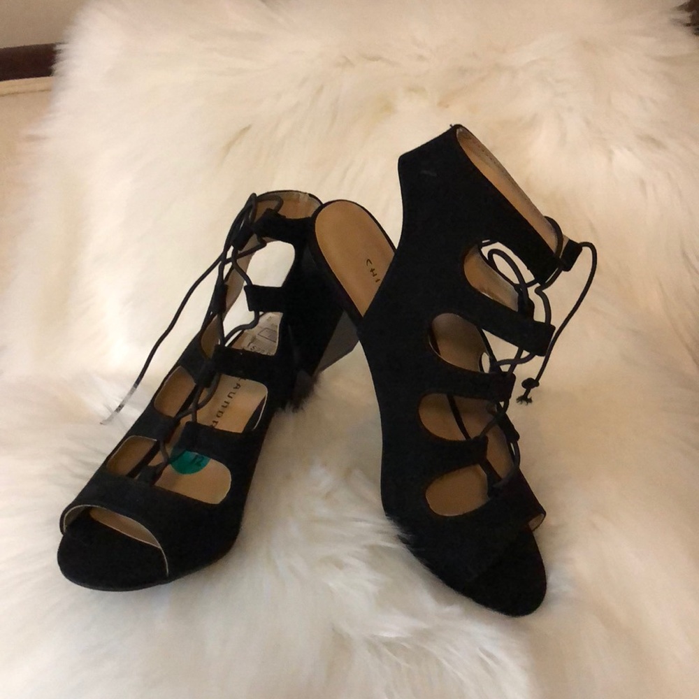 Shoes - Picture 2 of 4